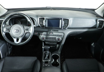 Подержанный автомобиль Kia Sportage 2017 года (11 фото)