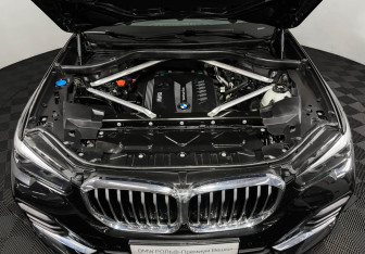 Подержанный автомобиль BMW X5 2020 года (10 фото)