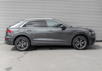 Подержанный автомобиль Audi Q8 2021 года (4 фото)