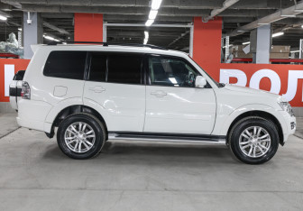 Подержанный автомобиль Mitsubishi Pajero 2018 года (4 фото)
