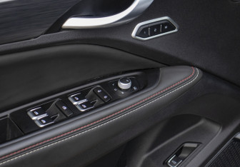 Подержанный автомобиль Geely Tugella 2022 года (15 фото)