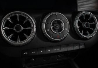 Подержанный автомобиль Tank 300 2023 года (16 фото)