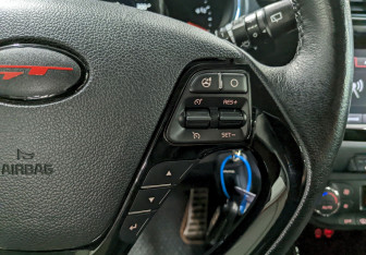 Подержанный автомобиль Kia Ceed Hatchback 2017 года (27 фото)