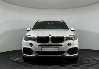 Подержанный автомобиль BMW X5 2017 года (3 фото)