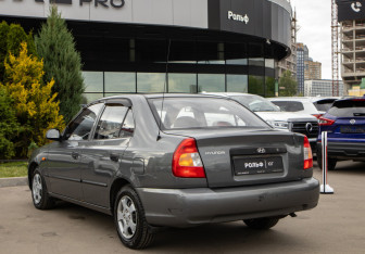 Подержанный автомобиль Hyundai Accent Sedan 2005 года (5 фото)