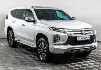 Подержанный автомобиль Mitsubishi Montero Sport 2021 года (3 фото)