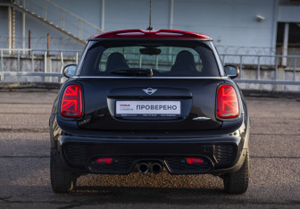 Подержанный автомобиль MINI Hatch 2018 года (8 фото)