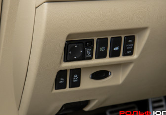 Подержанный автомобиль Infiniti QX70 2016 года (16 фото)