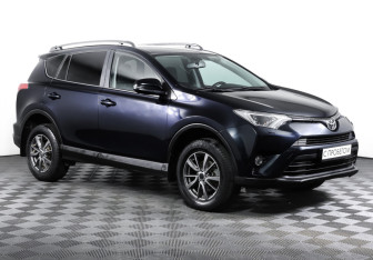 Подержанный автомобиль Toyota RAV4 2018 года (3 фото)