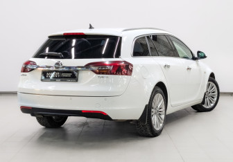 Подержанный автомобиль Opel Insignia Wagon 2014 года (5 фото)