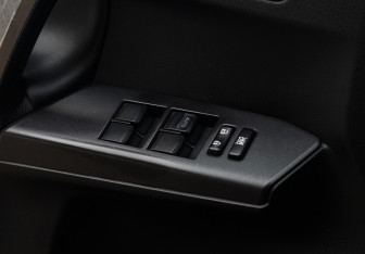 Подержанный автомобиль Toyota RAV4 2018 года (13 фото)