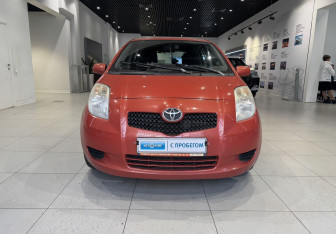 Подержанный автомобиль Toyota Yaris Hatchback 2007 года (2 фото)