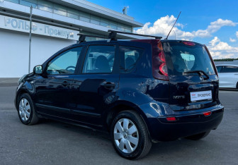 Подержанный автомобиль Nissan Note 2011 года (7 фото)