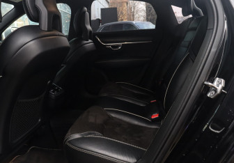 Подержанный автомобиль Volvo S90 2017 года (10 фото)