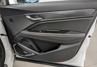 Подержанный автомобиль Geely Tugella 2023 года (20 фото)