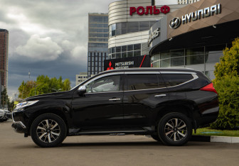 Подержанный автомобиль Mitsubishi Pajero Sport 2018 года (6 фото)