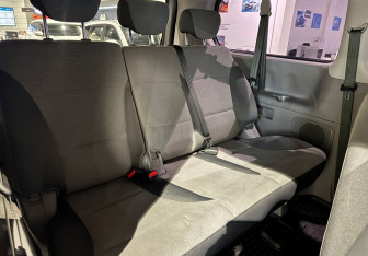 Подержанный автомобиль Hyundai H-1 2017 года (14 фото)