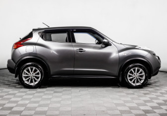 Подержанный автомобиль Nissan Juke 2014 года (4 фото)