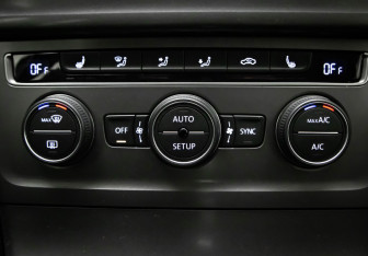 Подержанный автомобиль Volkswagen Golf Hatchback 2014 года (18 фото)