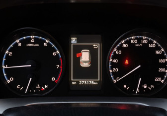 Подержанный автомобиль Toyota RAV4 2016 года (12 фото)