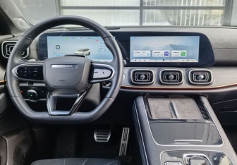Подержанный автомобиль Jaecoo J8 2024 года (18 фото)