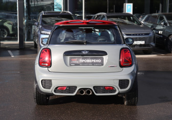 Подержанный автомобиль MINI Hatch 2019 года (6 фото)