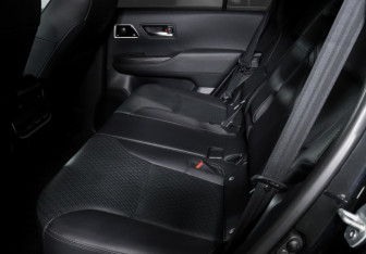 Подержанный автомобиль Toyota Land Cruiser Suv 2021 года (10 фото)