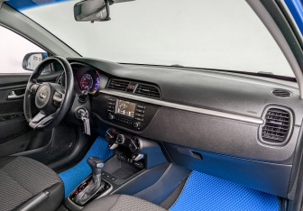 Подержанный автомобиль Kia Rio Sedan 2018 года (11 фото)