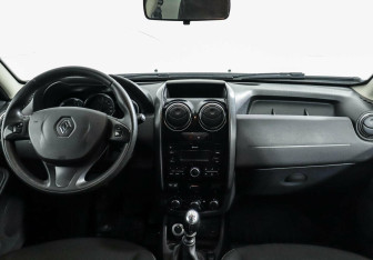 Подержанный автомобиль Renault Duster 2018 года (6 фото)
