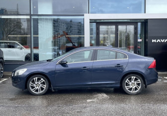 Подержанный автомобиль Volvo S60 2010 года (8 фото)