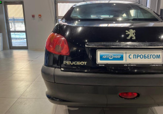 Подержанный автомобиль Peugeot 206 Sedan 2008 года (9 фото)
