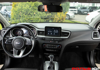 Подержанный автомобиль Kia Ceed Hatchback 2018 года (10 фото)
