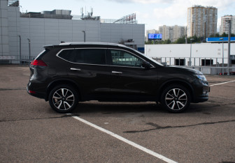 Подержанный автомобиль Nissan X-Trail 2020 года (5 фото)