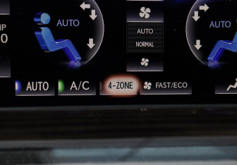 Подержанный автомобиль Lexus LX 2018 года (22 фото)