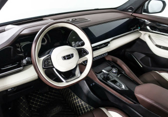 Подержанный автомобиль Geely Monjaro 2023 года (9 фото)