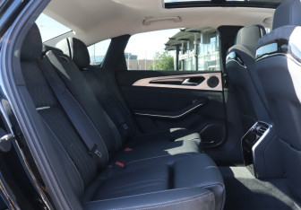 Новый Hongqi H9 2023 (10 фото)