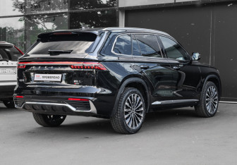 Подержанный автомобиль Geely Monjaro 2025 года (4 фото)