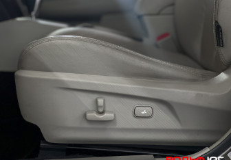 Подержанный автомобиль Subaru Outback Wagon 2013 года (17 фото)