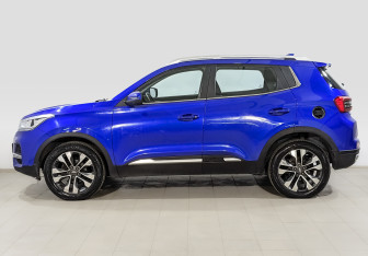 Подержанный автомобиль Chery Tiggo 4 2022 года (8 фото)