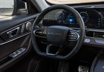 Подержанный автомобиль Chery Tiggo 8 Pro Max 2023 года (10 фото)