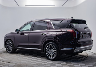 Подержанный автомобиль Hyundai Palisade 2023 года (3 фото)