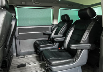 Подержанный автомобиль Volkswagen Multivan 2017 года (10 фото)