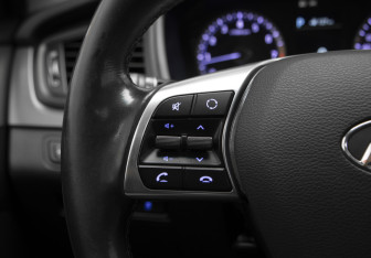 Подержанный автомобиль Hyundai Sonata 2017 года (12 фото)