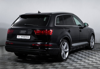 Подержанный автомобиль Audi Q7 2018 года (5 фото)