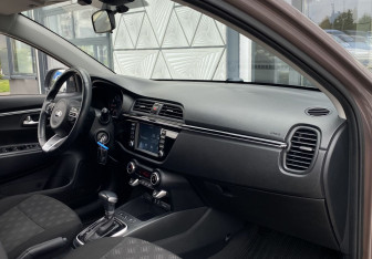Подержанный автомобиль Kia Rio Hatchback 2019 года (28 фото)