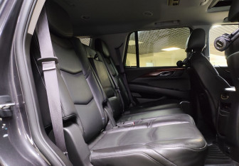 Подержанный автомобиль Cadillac Escalade Suv 2015 года (14 фото)