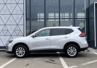 Подержанный автомобиль Nissan X-Trail 2019 года (8 фото)