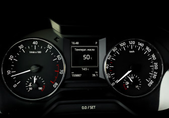 Подержанный автомобиль Skoda Octavia Liftback 2016 года (13 фото)