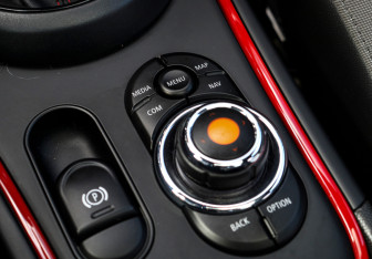 Подержанный автомобиль MINI Countryman 2020 года (18 фото)