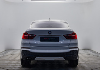 Подержанный автомобиль BMW X4 2018 года (4 фото)